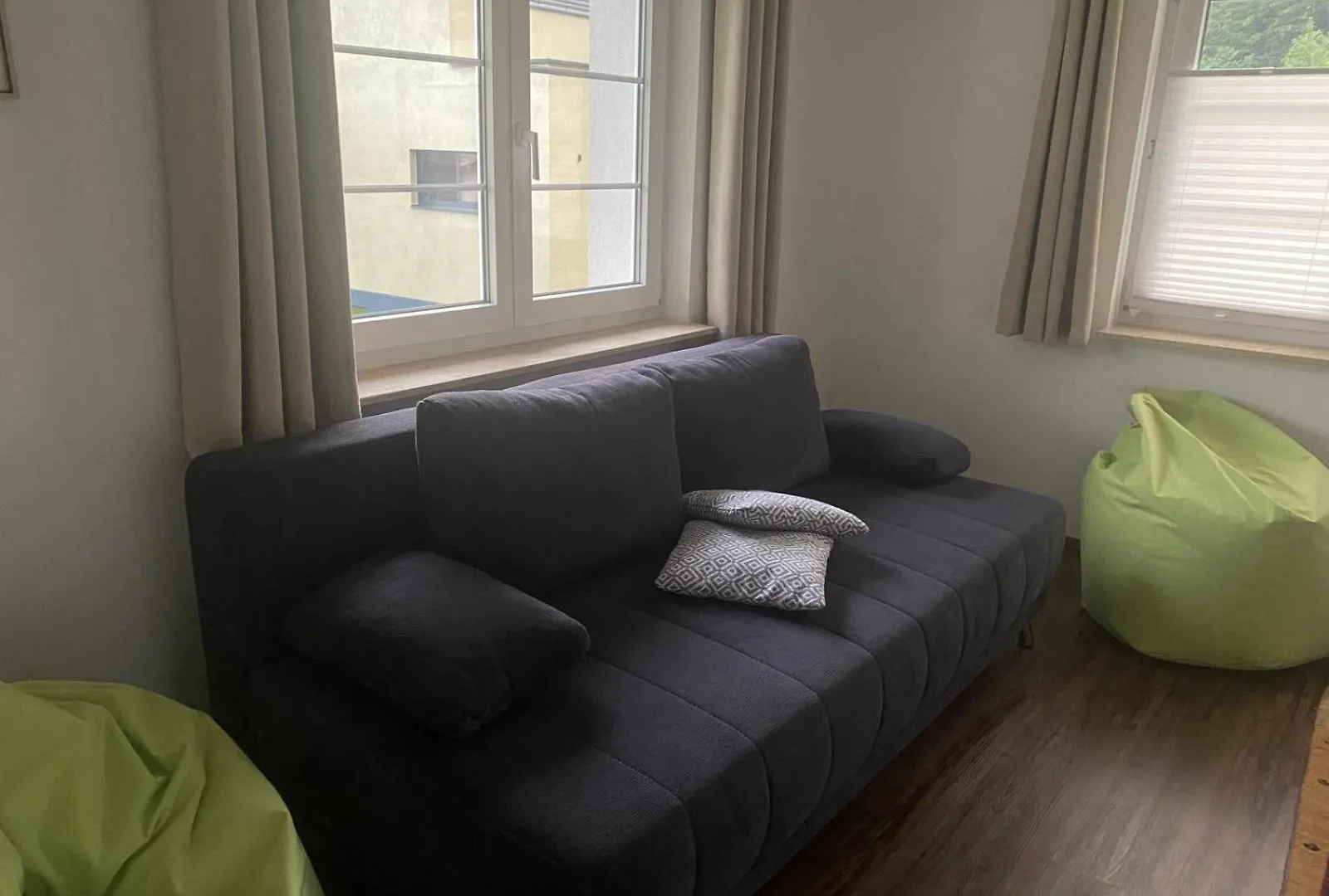 Wohnung Mit Garten Und Panoramablick In Innsbruck Österreich